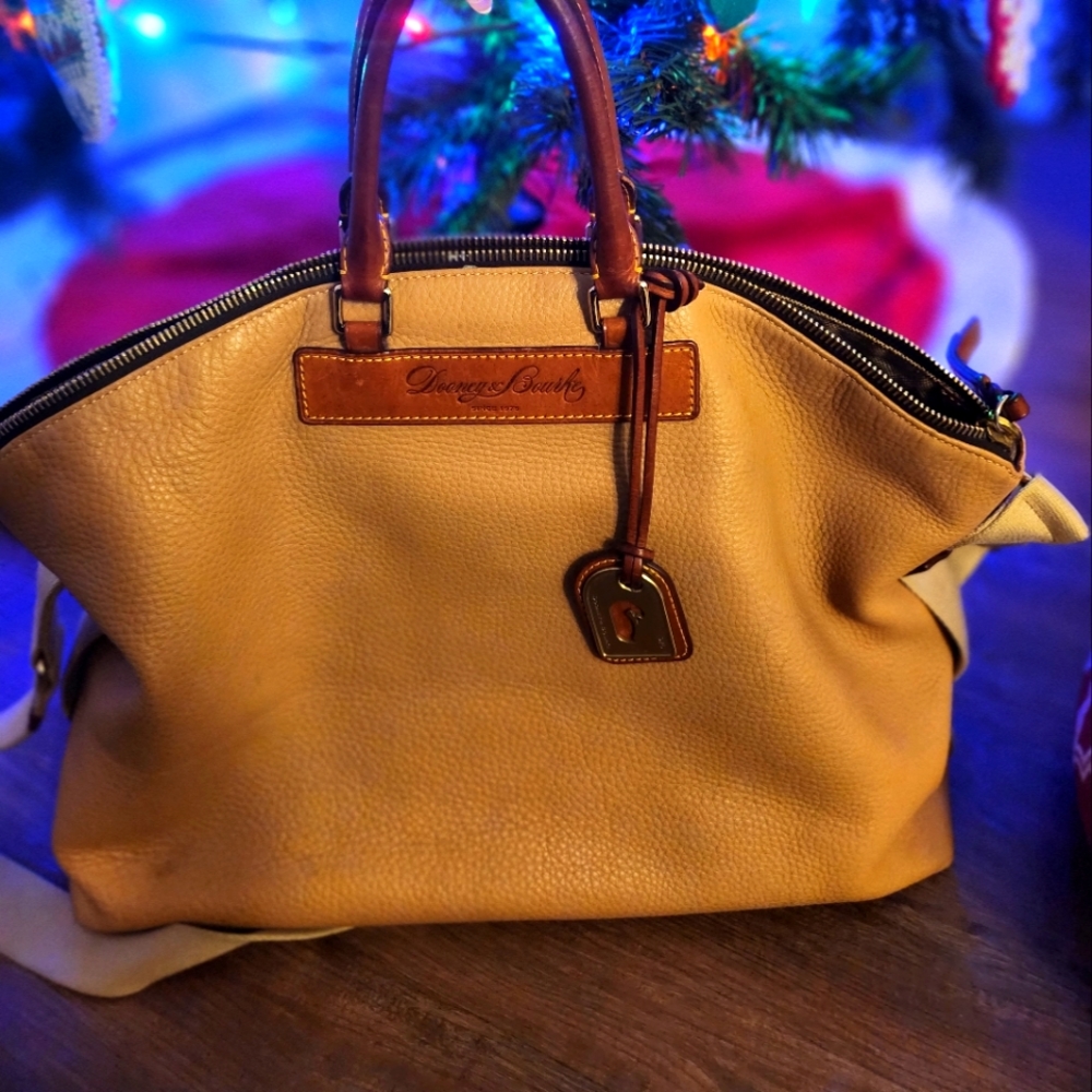Dooney & Bourke bag(SOLD)